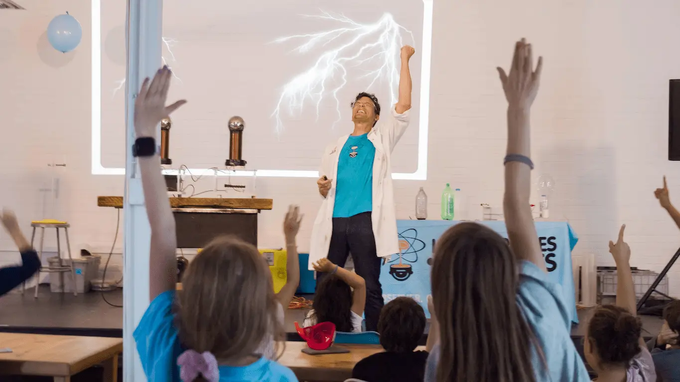 Démonstration d'expérience scientifiques